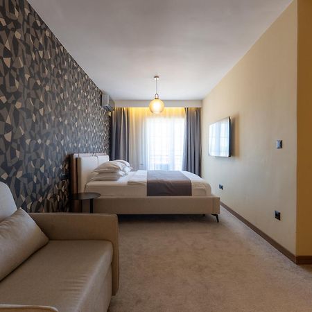 Downtown Apartments Pristina Exterior foto